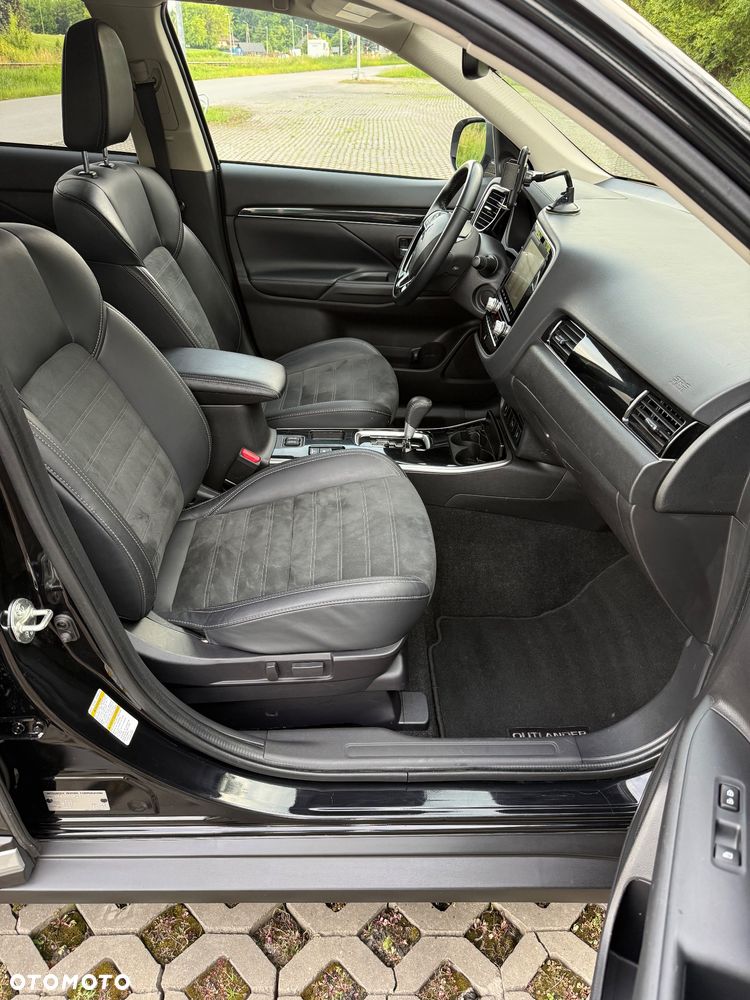 Mitsubishi Outlander - 14