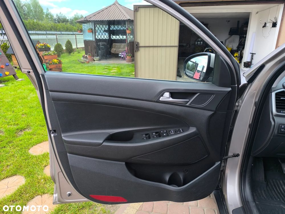 Hyundai Tucson 1.7 CRDI BlueDrive Style 2WD - 31