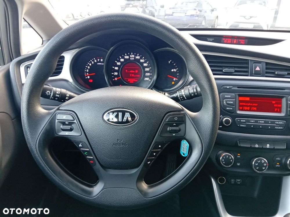 Kia Ceed - 9