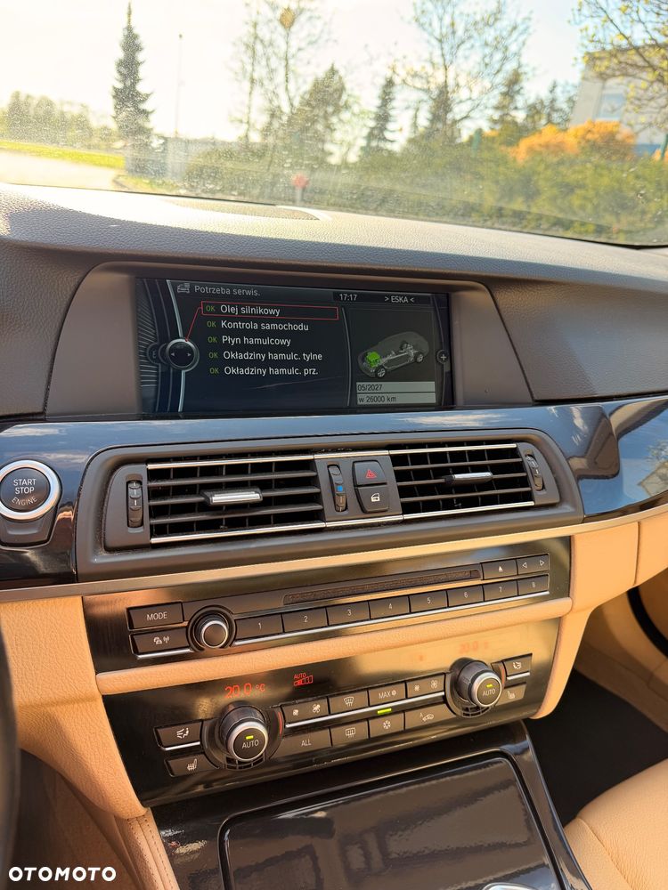 BMW Seria 5 525d Sport-Aut - 39