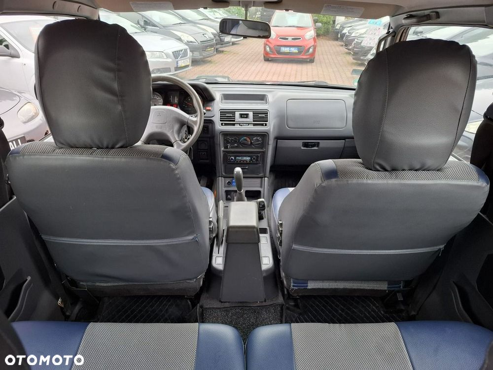 Mitsubishi Pajero - 26
