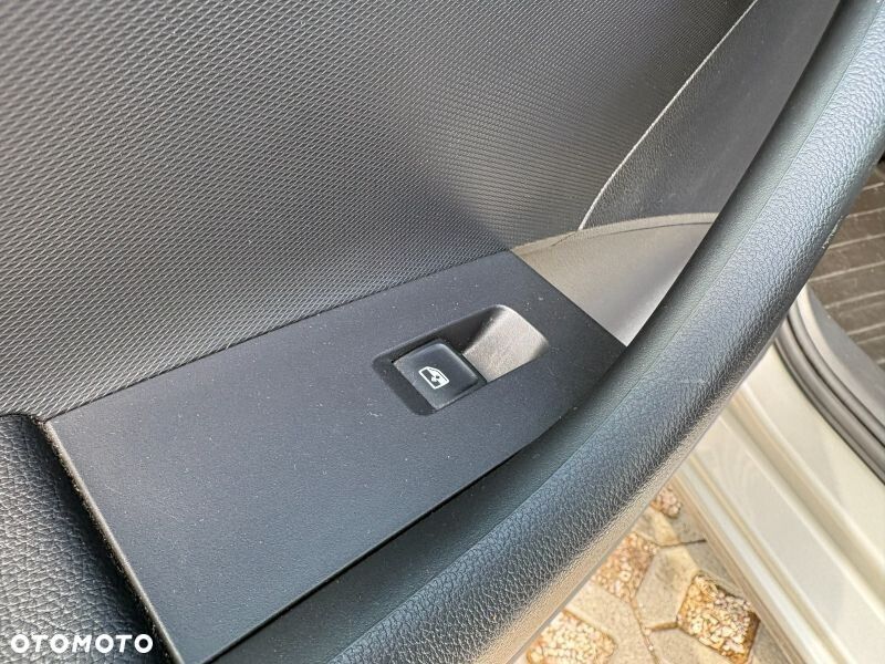 Skoda RAPID 1.0 TSI Style DSG - 31