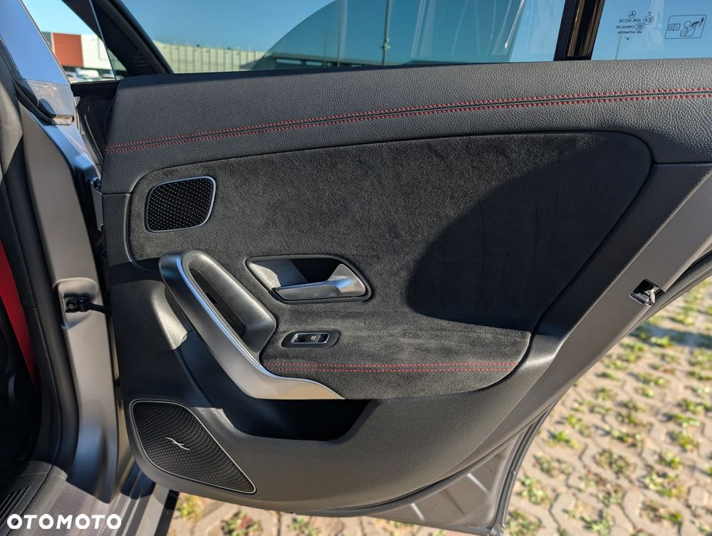 Mercedes-Benz CLA - 19