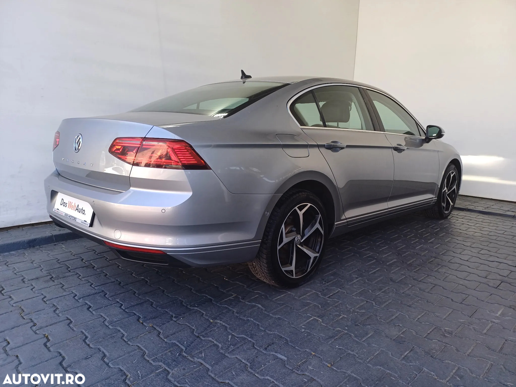 Volkswagen Passat 2.0 TDI DSG Comfortline - 38