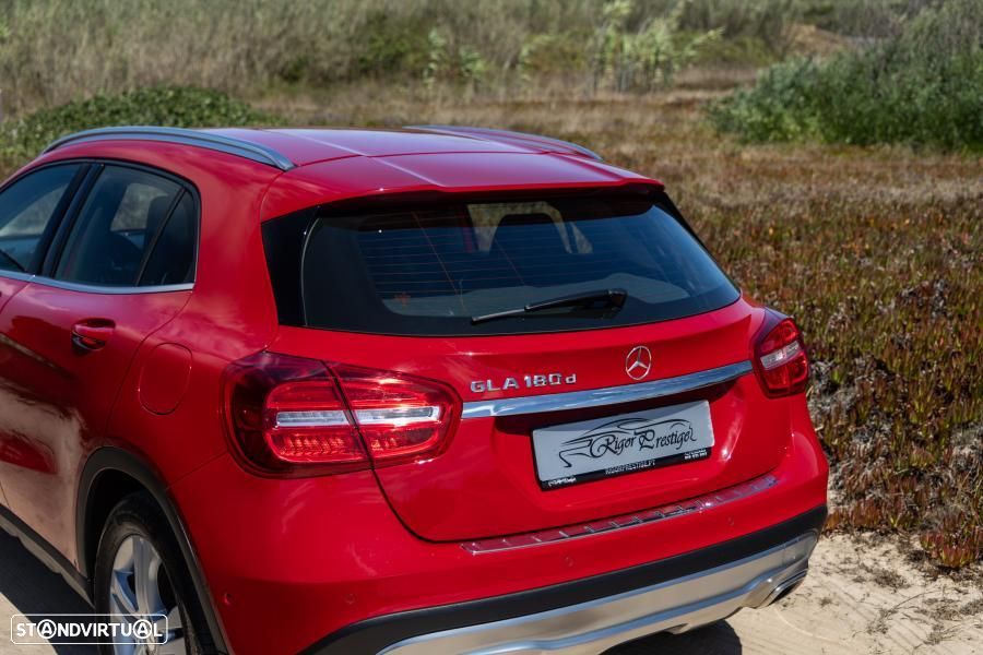 Mercedes-Benz GLA 180 d Urban Aut. - 16