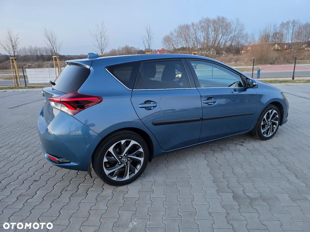 Toyota Auris 1.6 Premium Comfort - 8