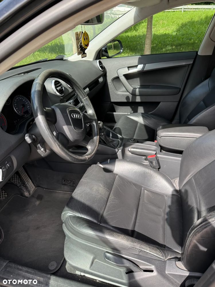 Audi A3 Sportback 1.6 TDI DPF Ambiente - 7