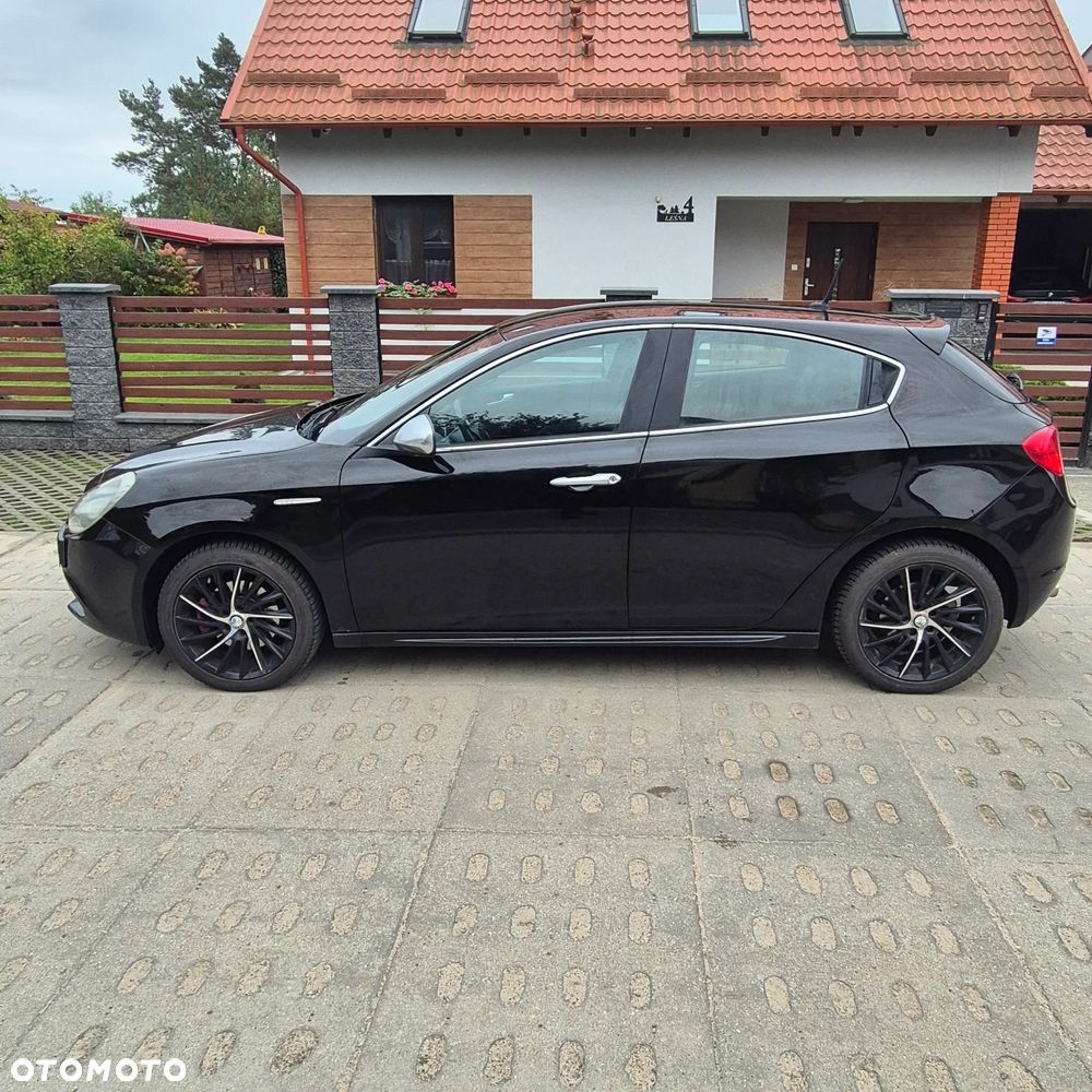 Alfa Romeo Giulietta 2010 photo 4