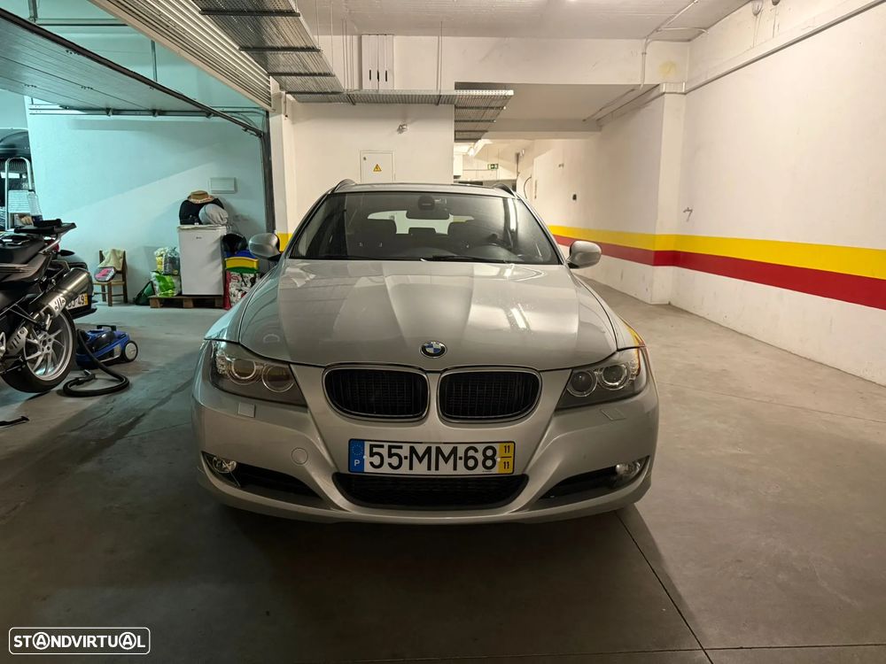 BMW 318 d Touring Navigation Sport - 1