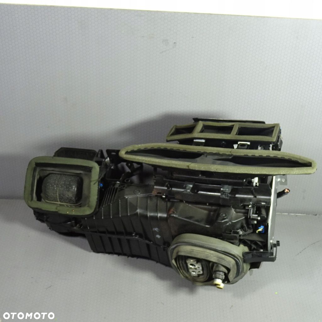 VW PASSAT B7 1.6TDI NAGRZEWNICA 3C1820003GN - 2