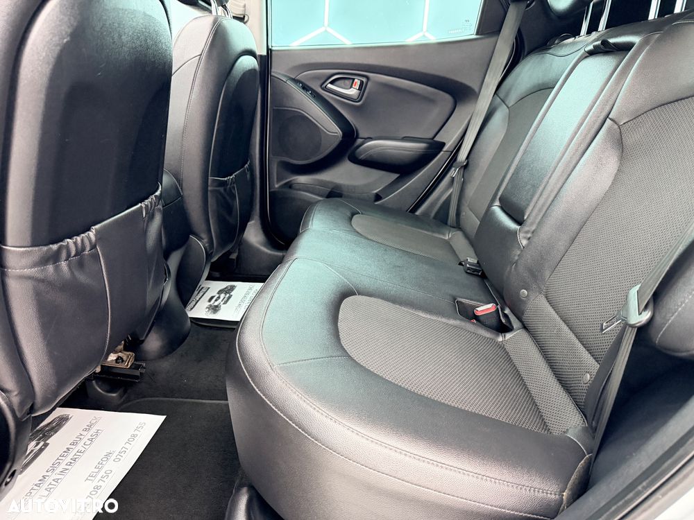 Hyundai ix35 1.7 CRDI 2WD Fifa World Cup Edition - 13