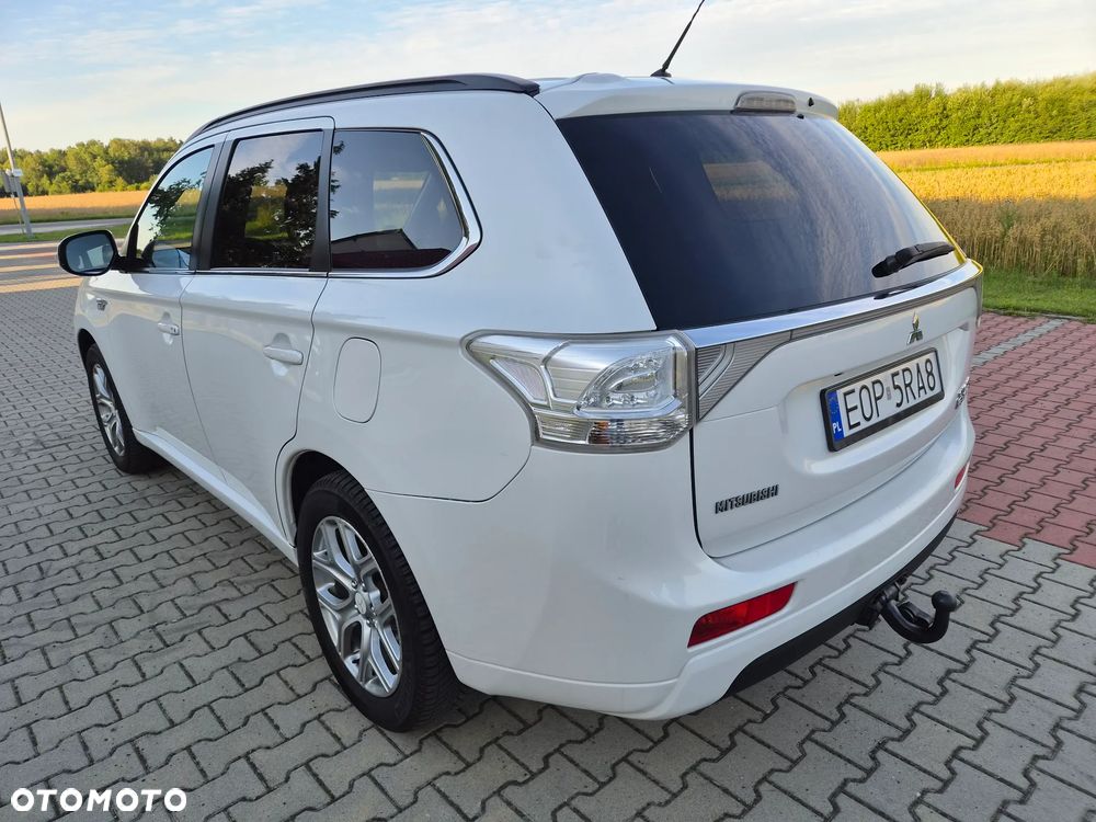 Mitsubishi Outlander 2.0 4WD Top - 2