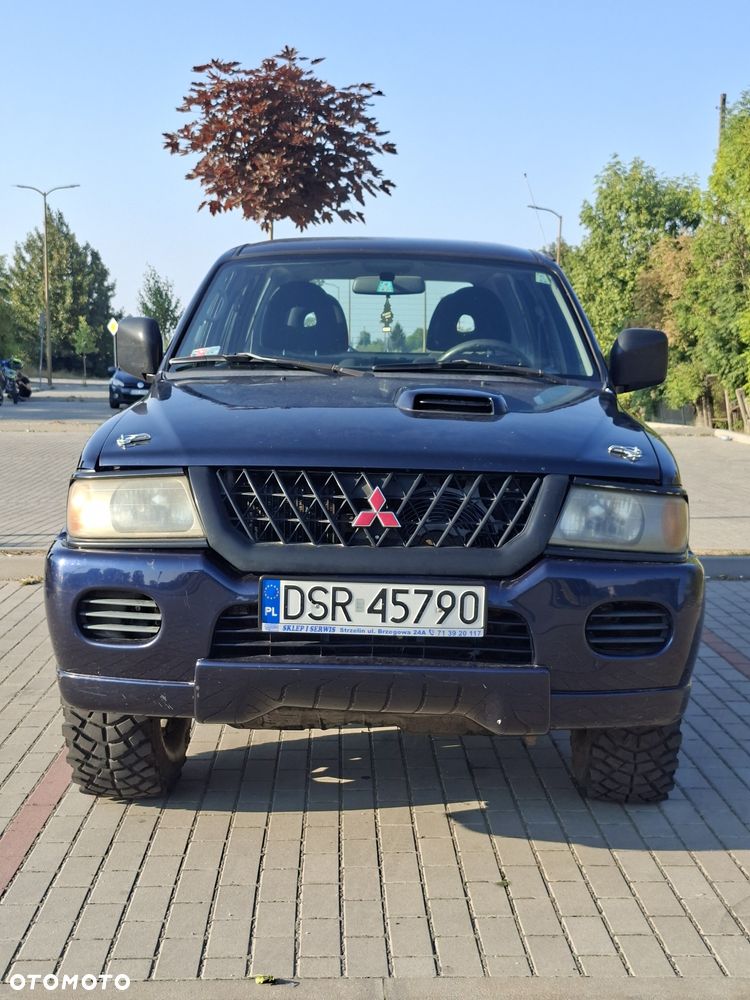 Mitsubishi Pajero - 2
