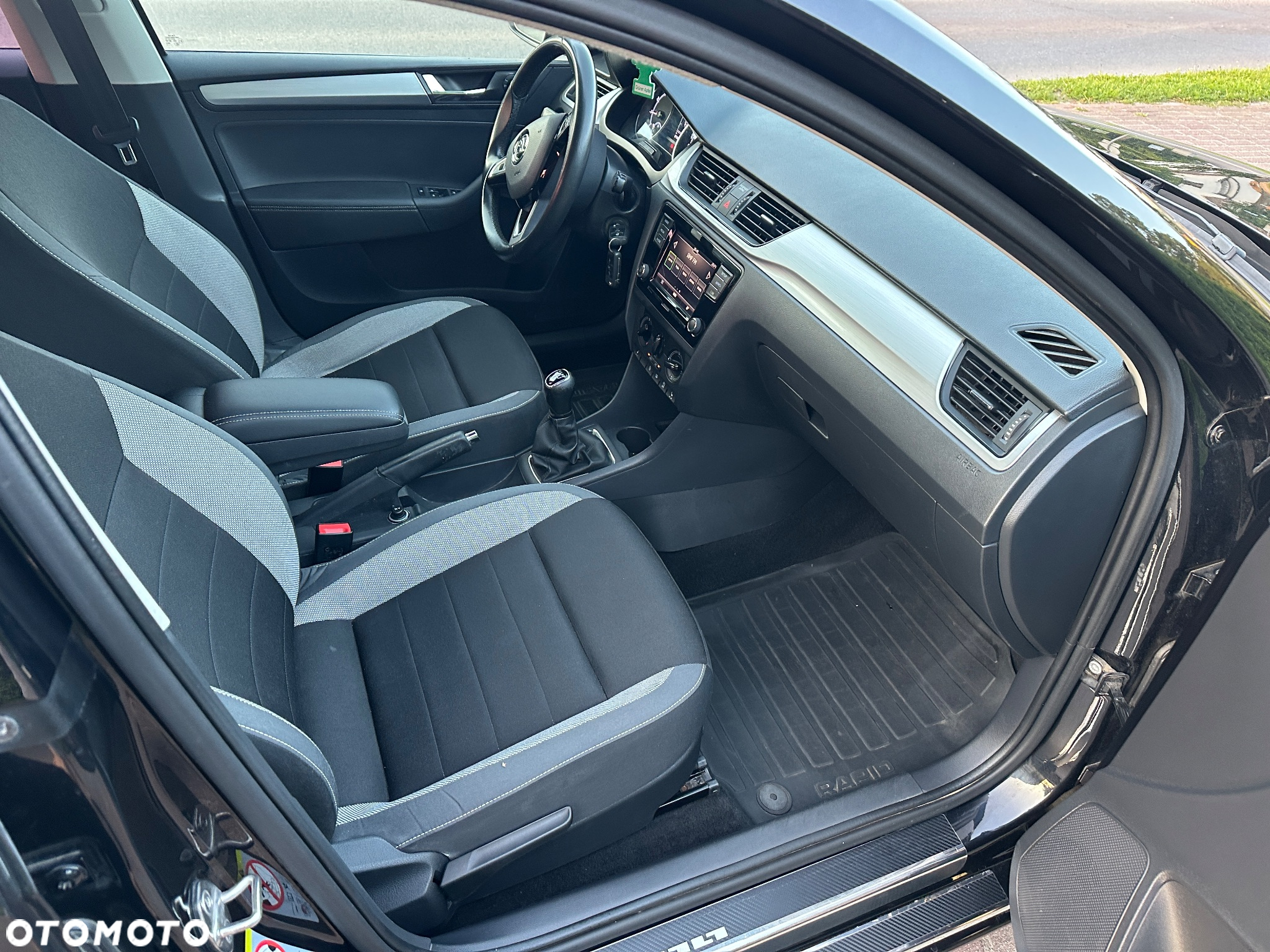 Skoda RAPID 1.0 TSI Drive - 11