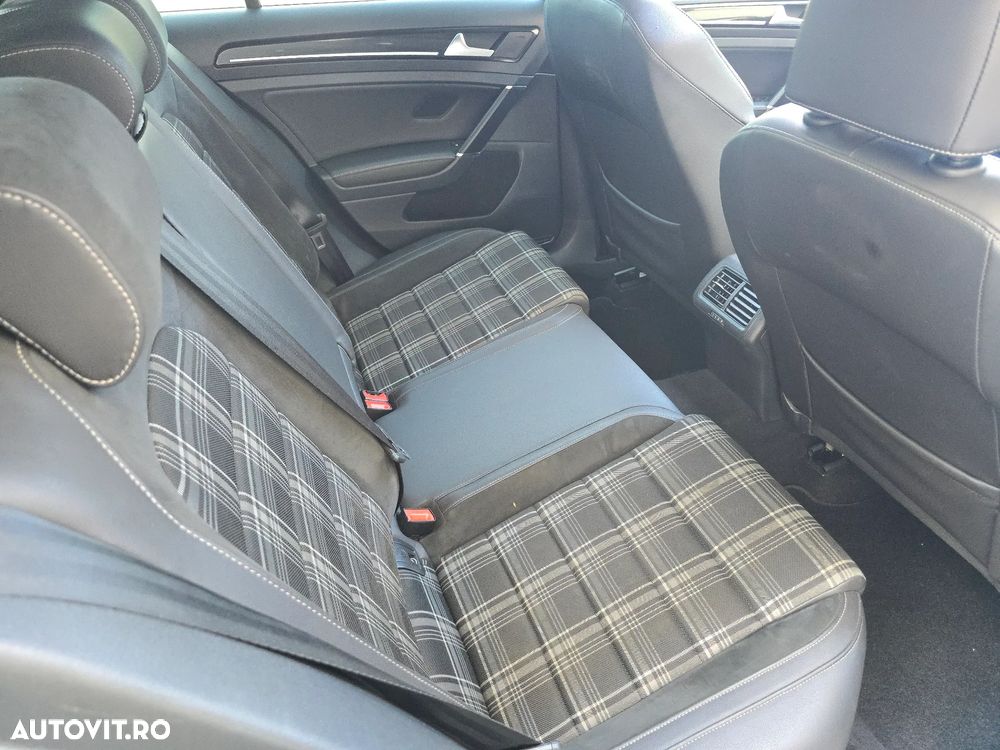 Volkswagen Golf 2.0 TDI DPF BMT DSG GTD - 9