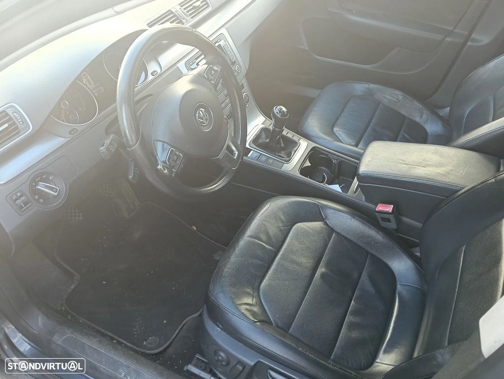 VW Passat Variant 1.6 TDI BlueMotion Highline - 10