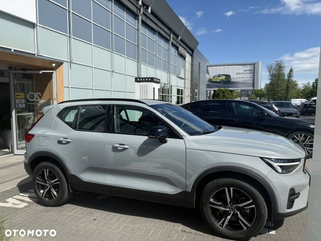 Volvo XC 40 B3 Plus Dark - 18