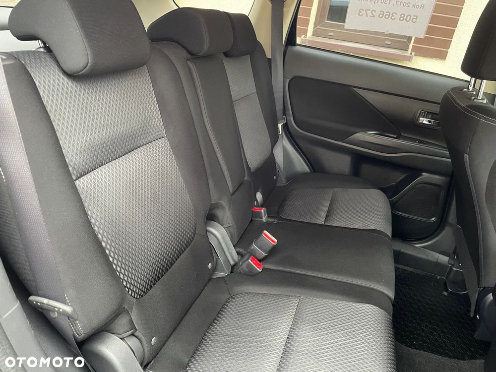 Mitsubishi Outlander - 12