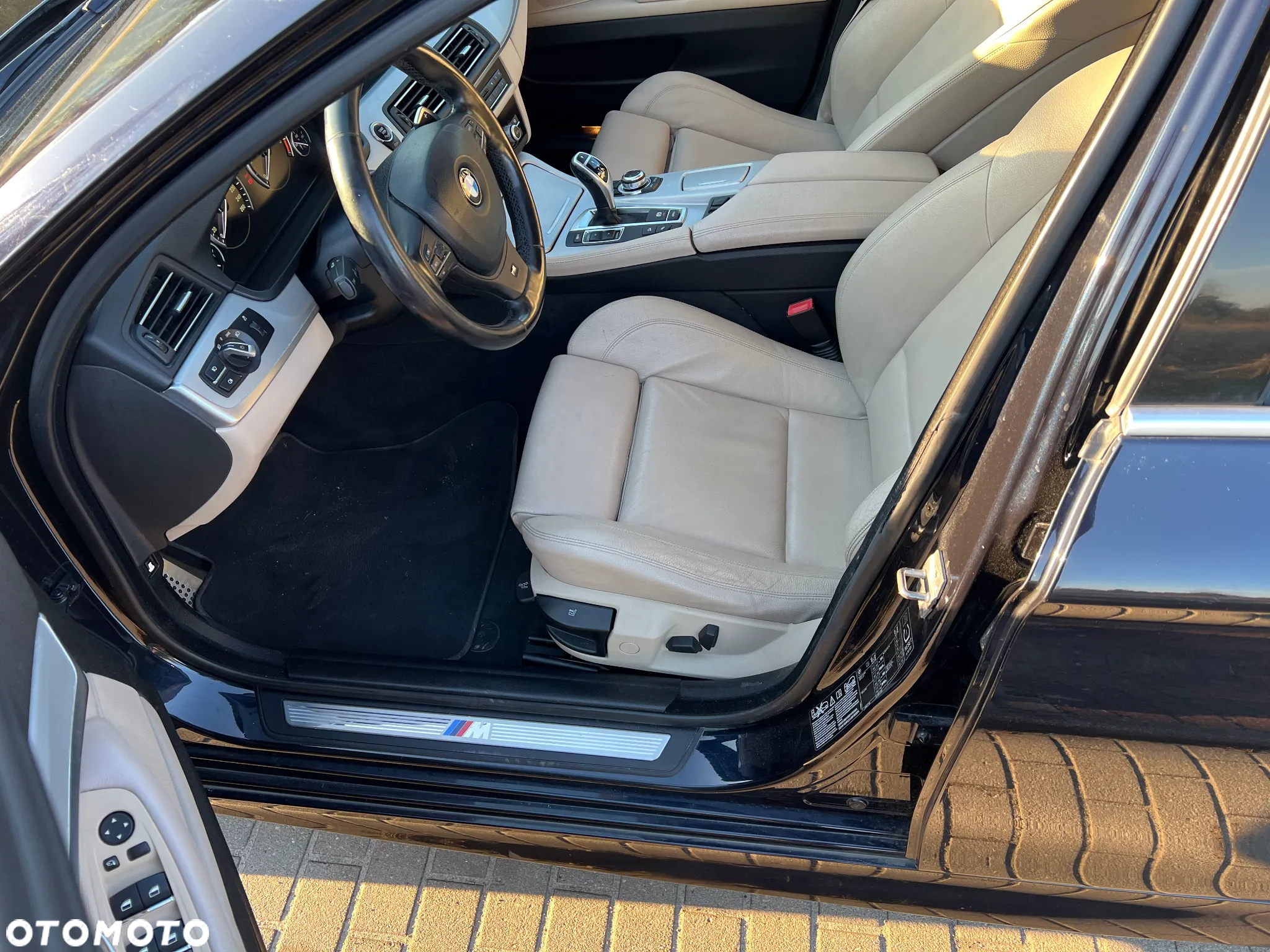 BMW Seria 5 530d xDrive Touring Sport-Aut - 11
