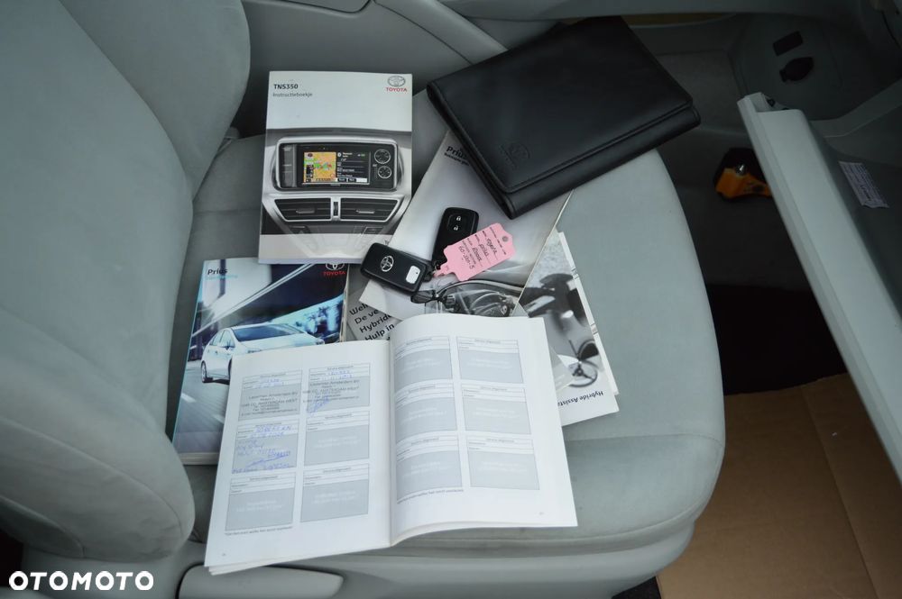 Toyota Prius 1.8 HSD Prestige - 32