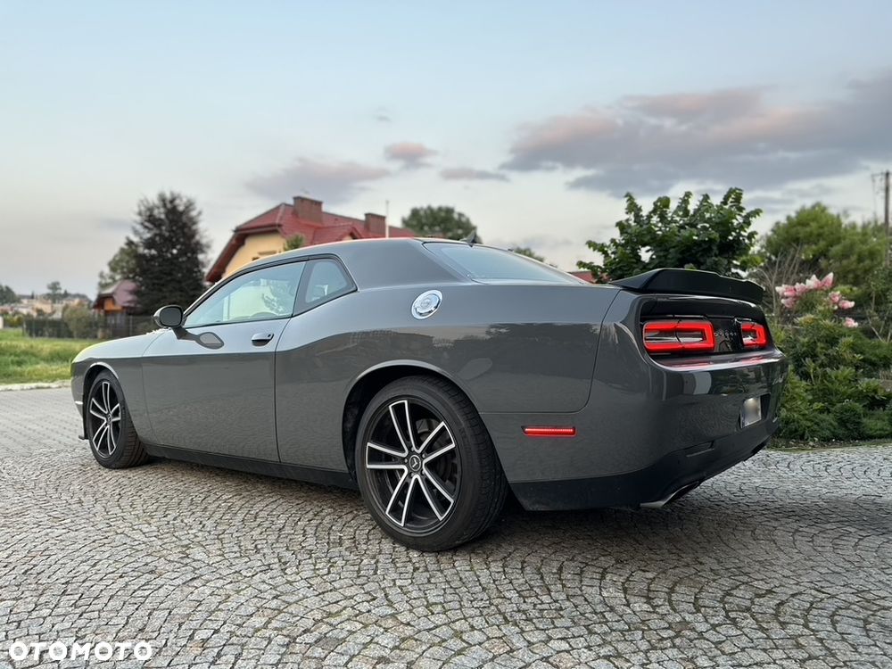 Dodge Challenger - 5