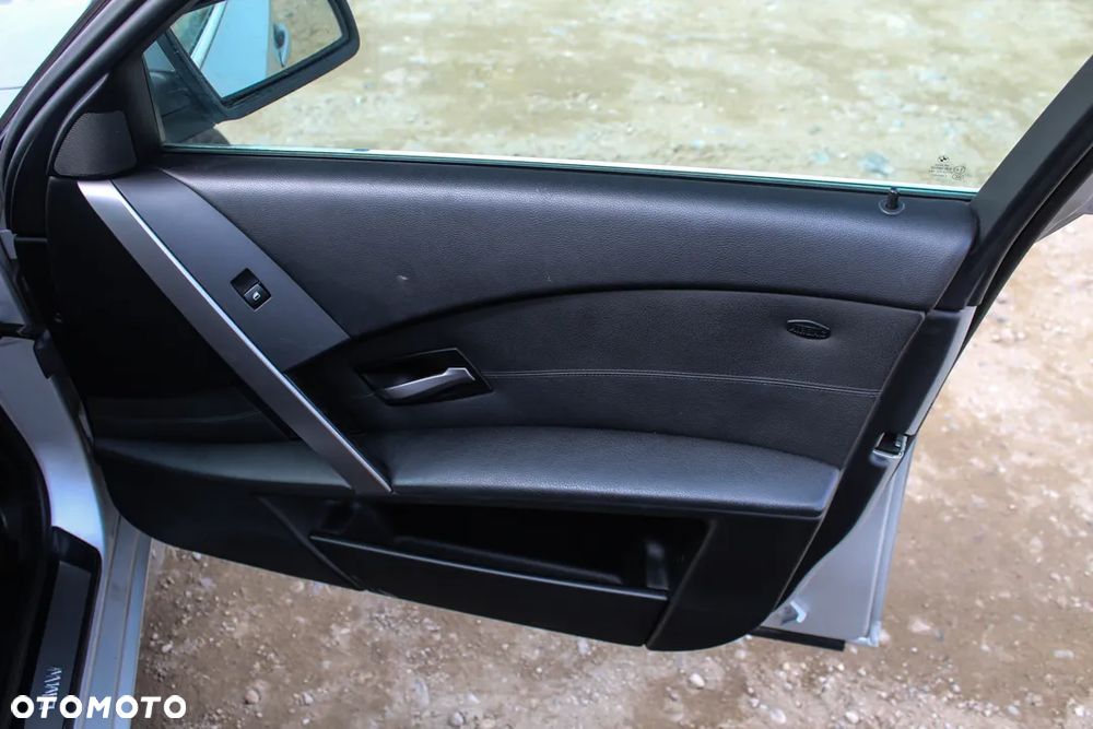 BMW Seria 5 520d - 30