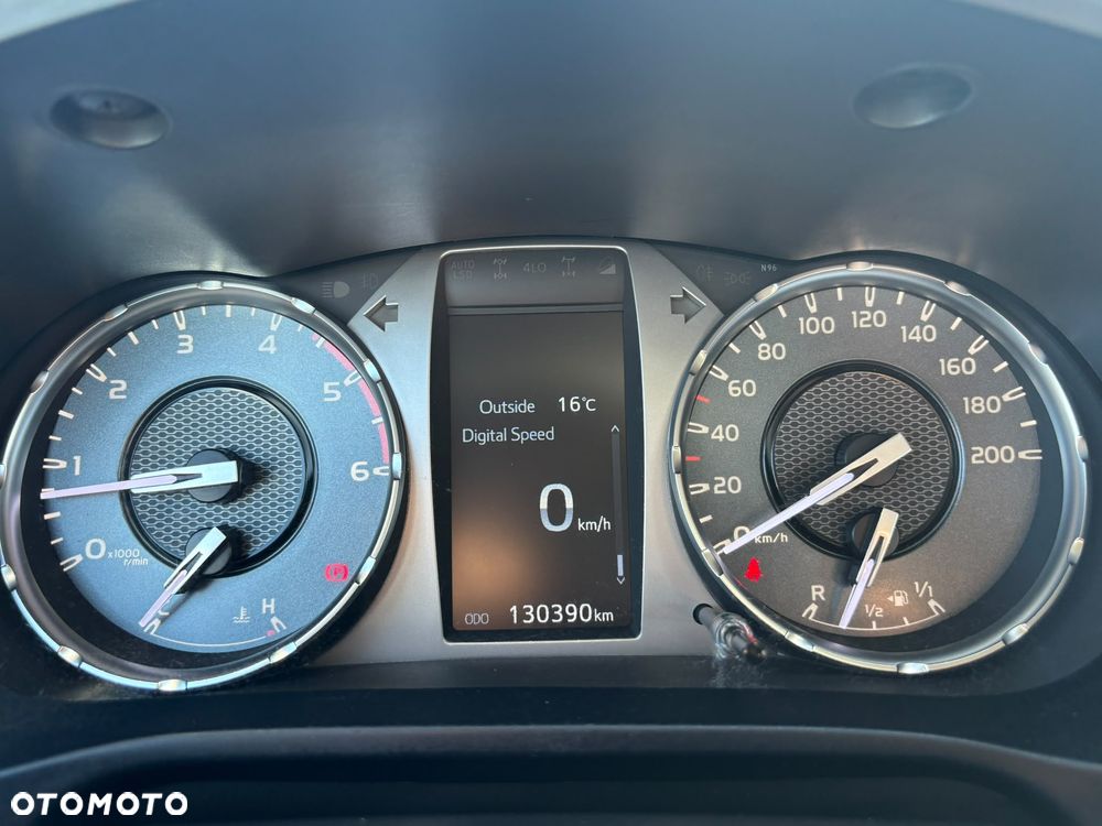 Toyota Hilux 2.4 D-4D Double Cab DL 4x4 - 12