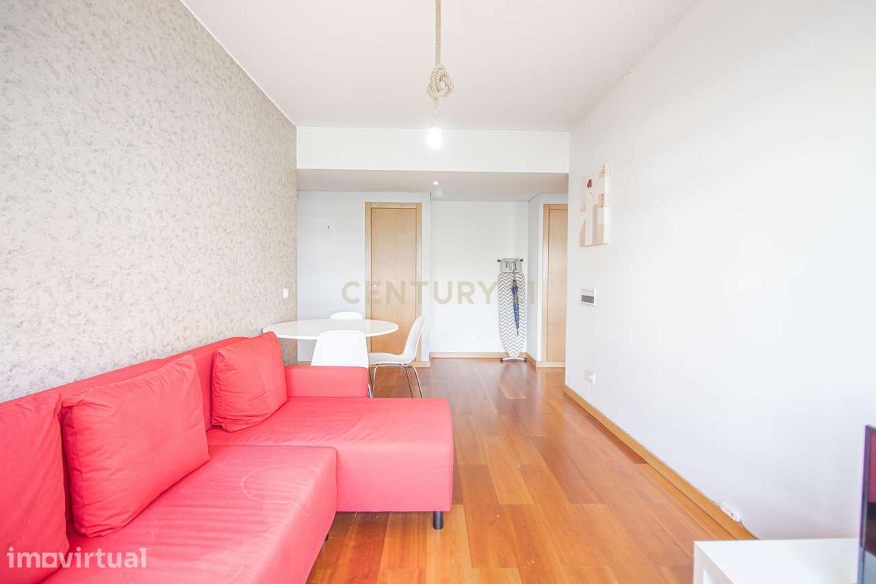 Apartamento T1 com Garagem no Parque Nações - Grande imagem: 4/27