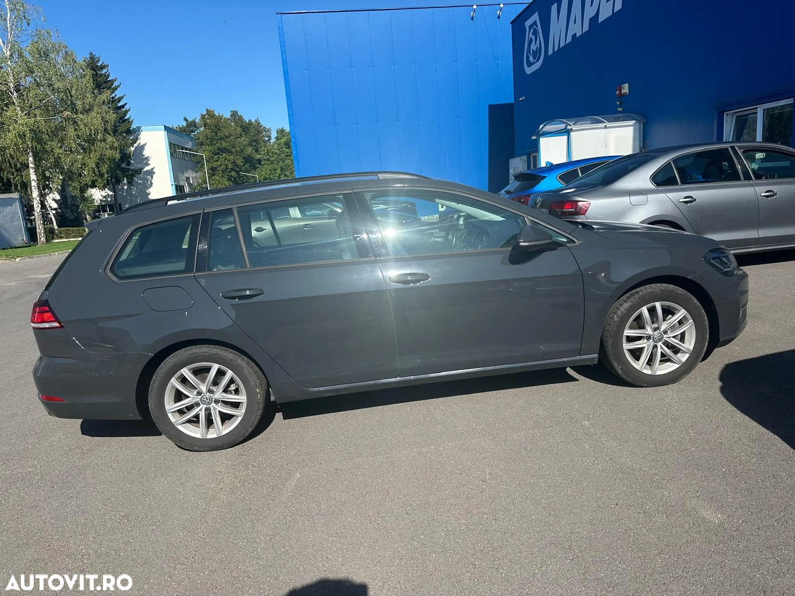 Volkswagen Golf - 2