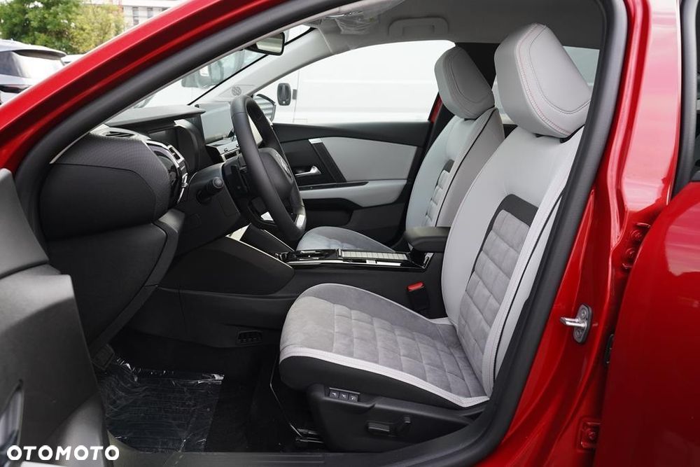 Citroën C4 1.2 mHEV Max eDCT6 - 12