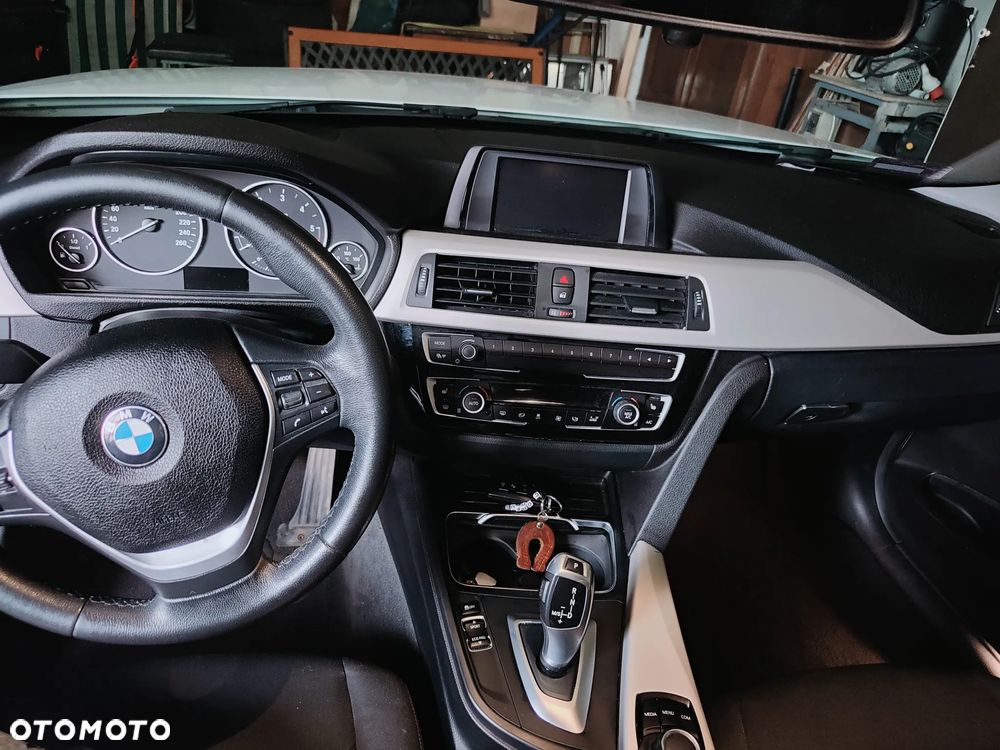 BMW Seria 3 318d - 5