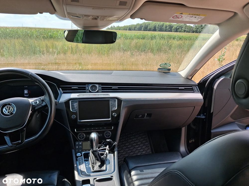 Volkswagen Passat - 9