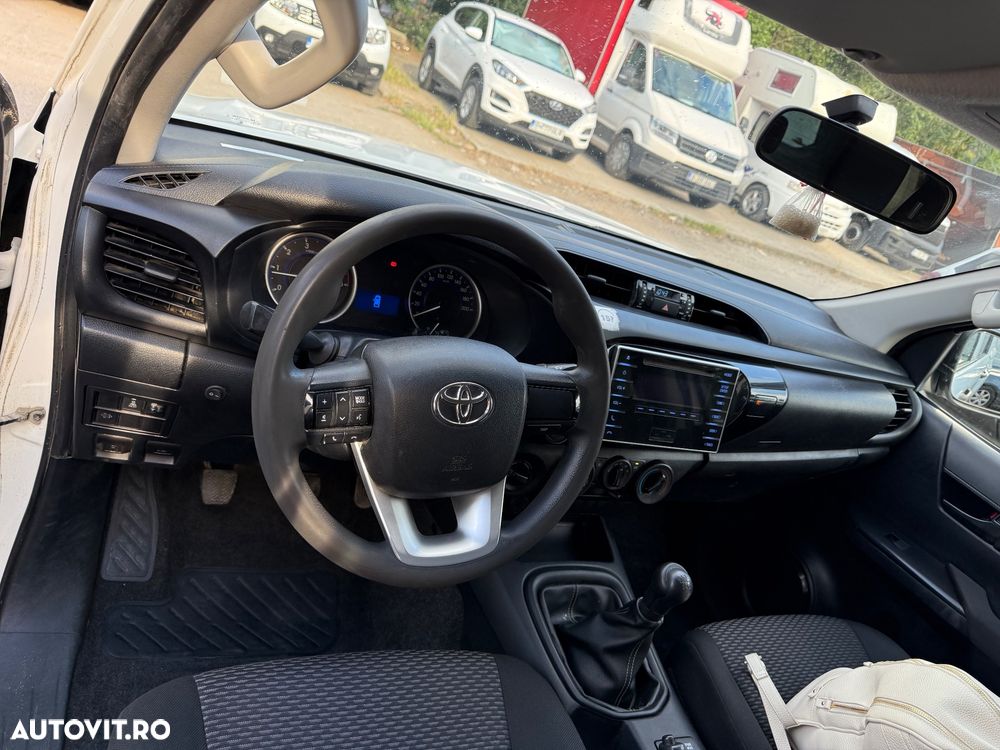 Toyota Hilux 4x4 Double Cab M/T Style - 33