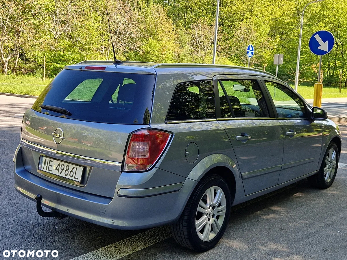 Opel Astra 1.6 Caravan Cosmo - 16