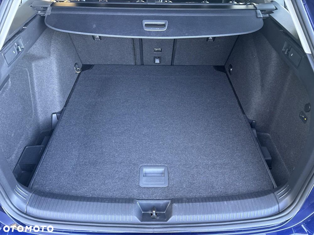 Volkswagen Golf Variant - 19