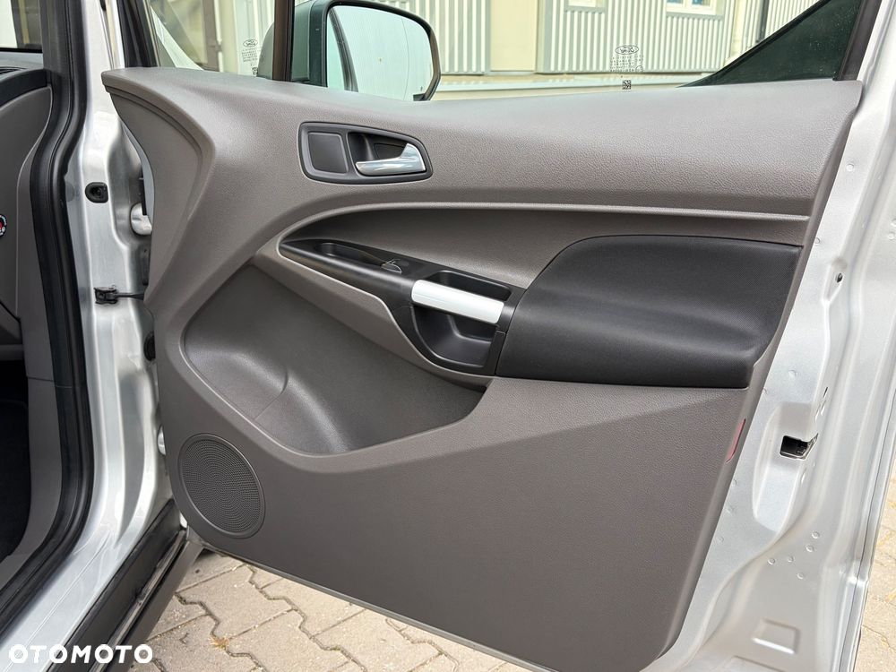 Ford Tourneo Connect Grand - 40