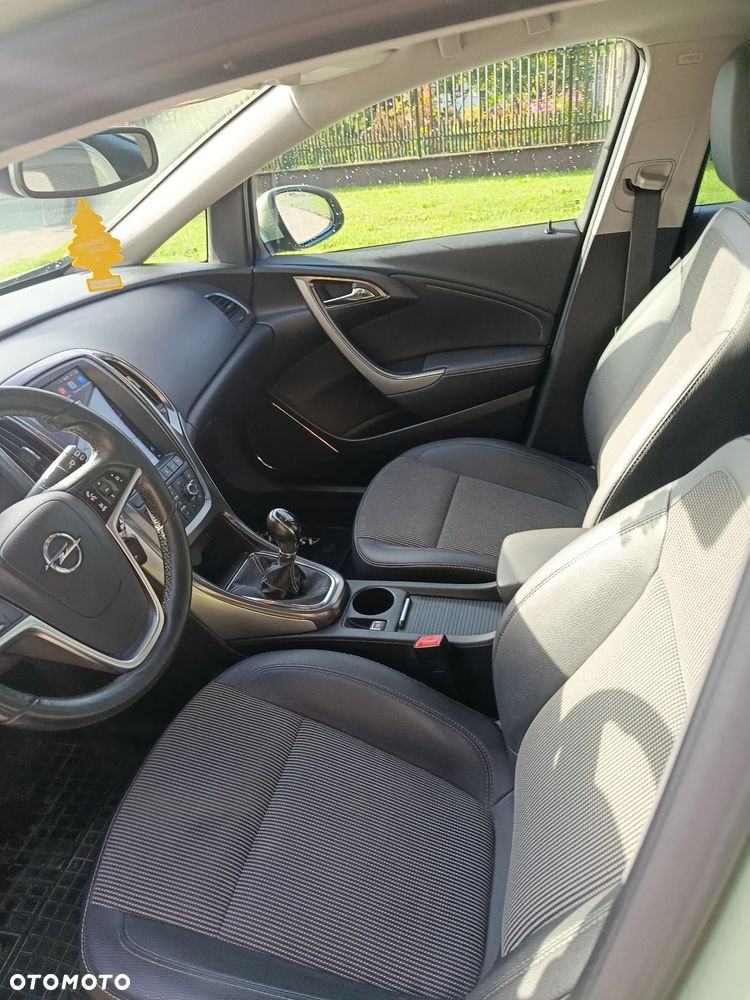 Opel Astra 1.4 T Cosmo - 11