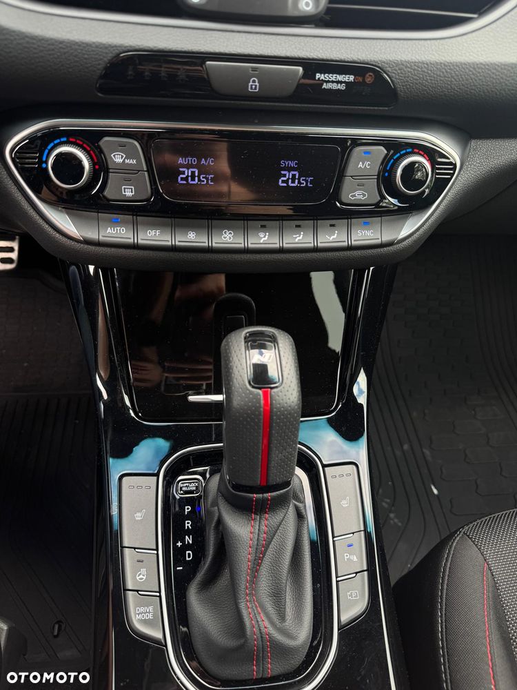 Hyundai i30 1.5 T-GDI 48V Modern DCT - 18