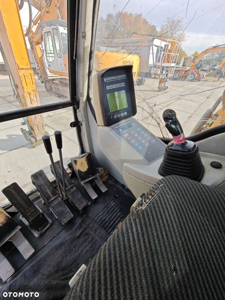 Liebherr R904C - 7
