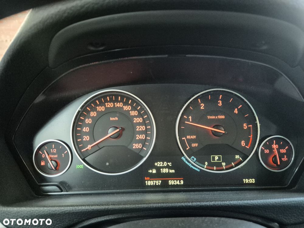 BMW Seria 3 320d Efficient Dynamic Edition - 16