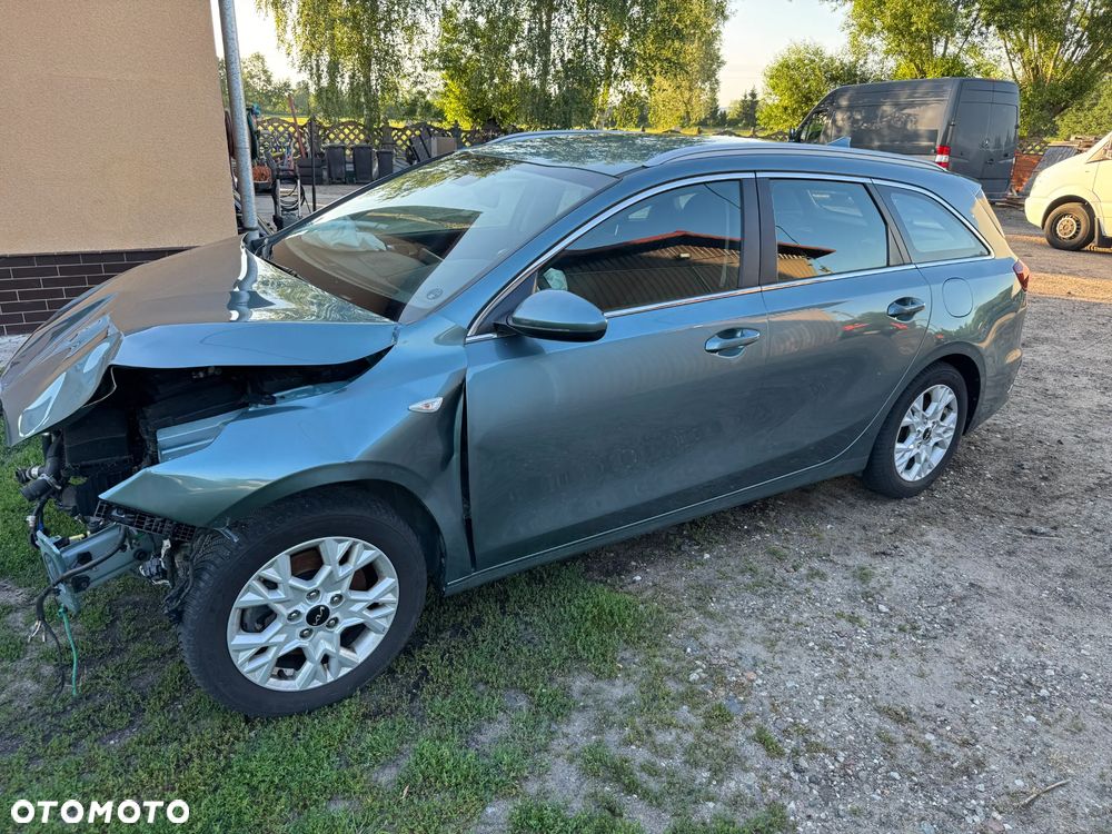 Kia Ceed 1.6 CRDi (48V Mild-Hybrid) DCT7 Vision - 4