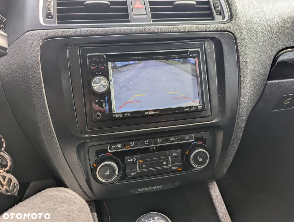 Volkswagen Jetta 1.4 TSI Comfortline - 27