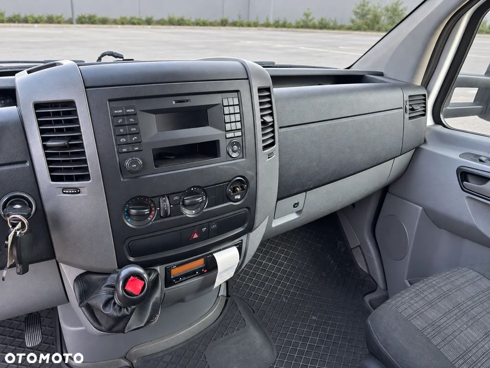 Mercedes-Benz Sprinter - 23