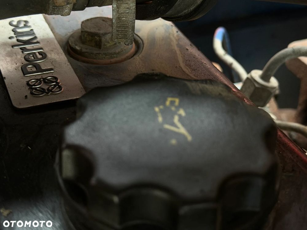 Manitou MLT523  Ładowarka teleskopowa 5m Wysięg 2,3 tony udzwig. Posuw wideł Hydrauliczny oraz rozsuwanie wideł hydr. Szybko-złącze hydrauliczne. 2x kamera PERKINS silnik TURBO  z Komuny Norweskiej! Jak Nowa 4287 mtg Zero luzów wycieków SERWISOWANA w  DEKRA.  Opony jak Nowe. Napęd 4x4 Hydrostatic REWERS - 9