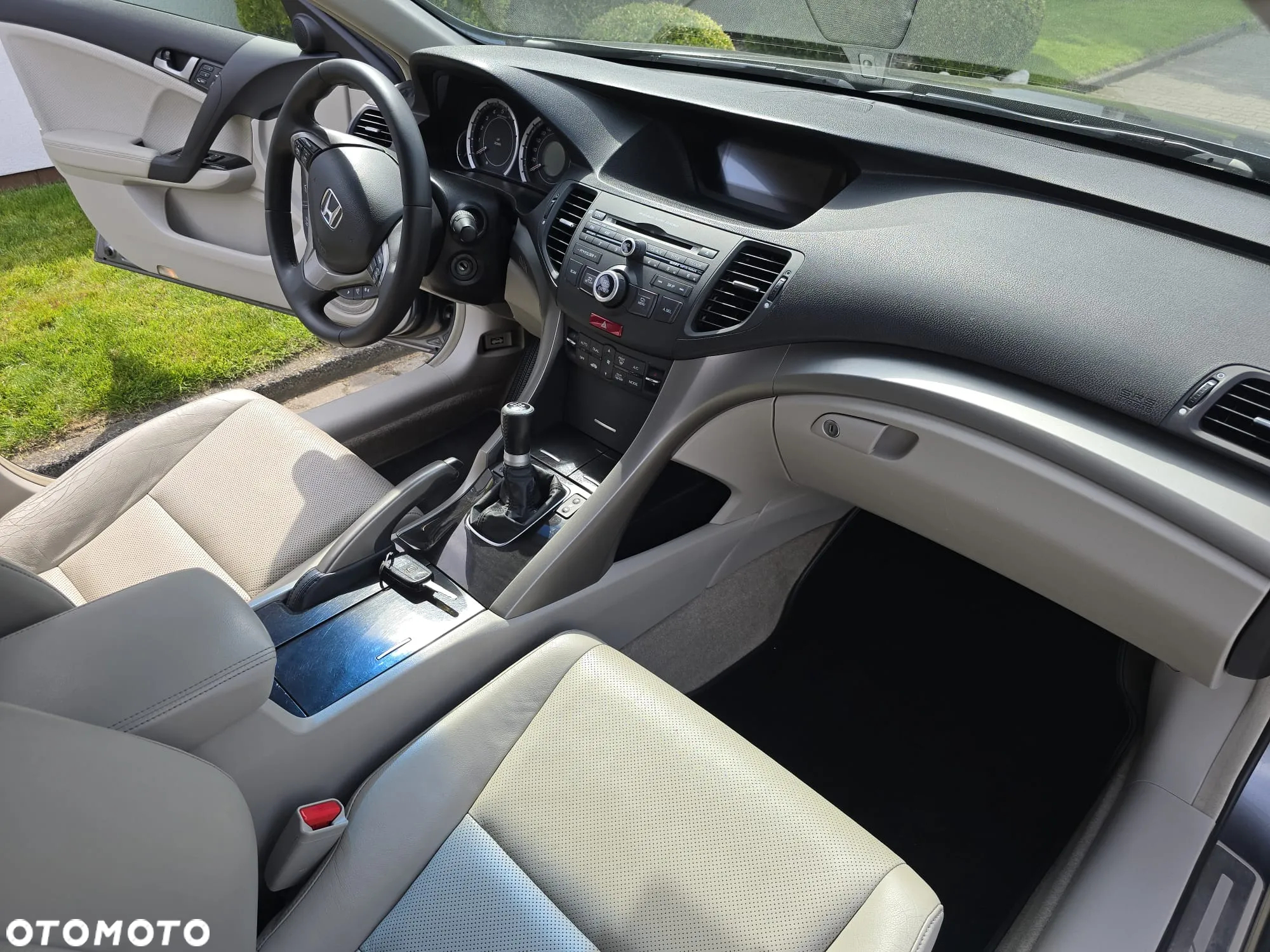 Honda Accord 2.0 Executive - 12