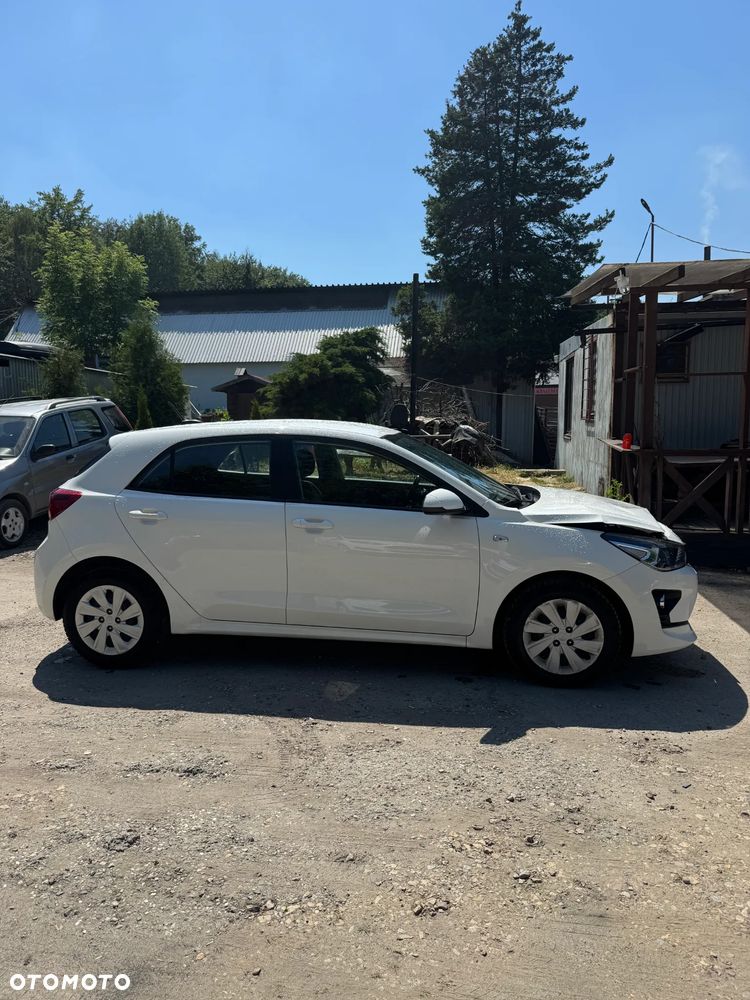 Kia Rio - 5