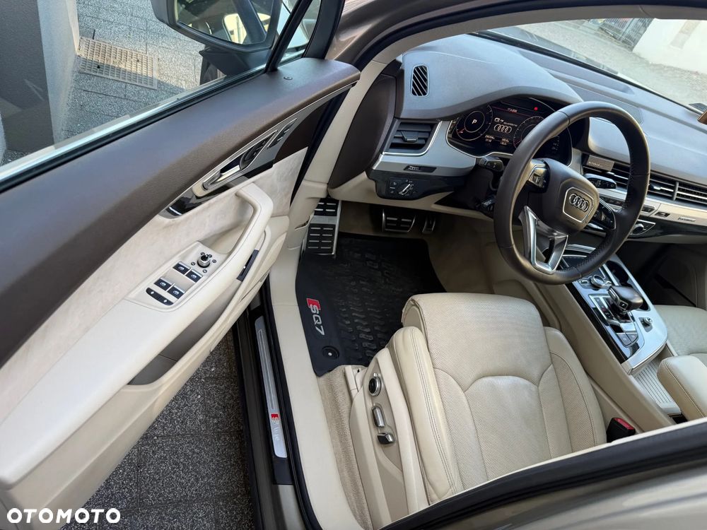 Audi Q7 - 10