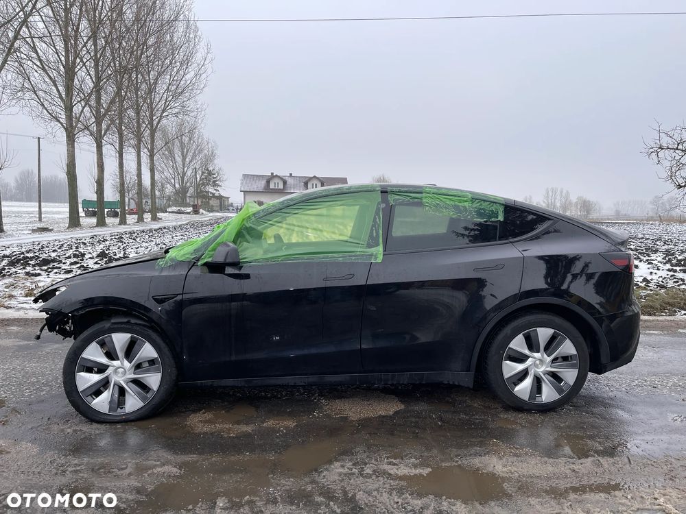 Tesla Y Long Range Dual Motor AWD - 3