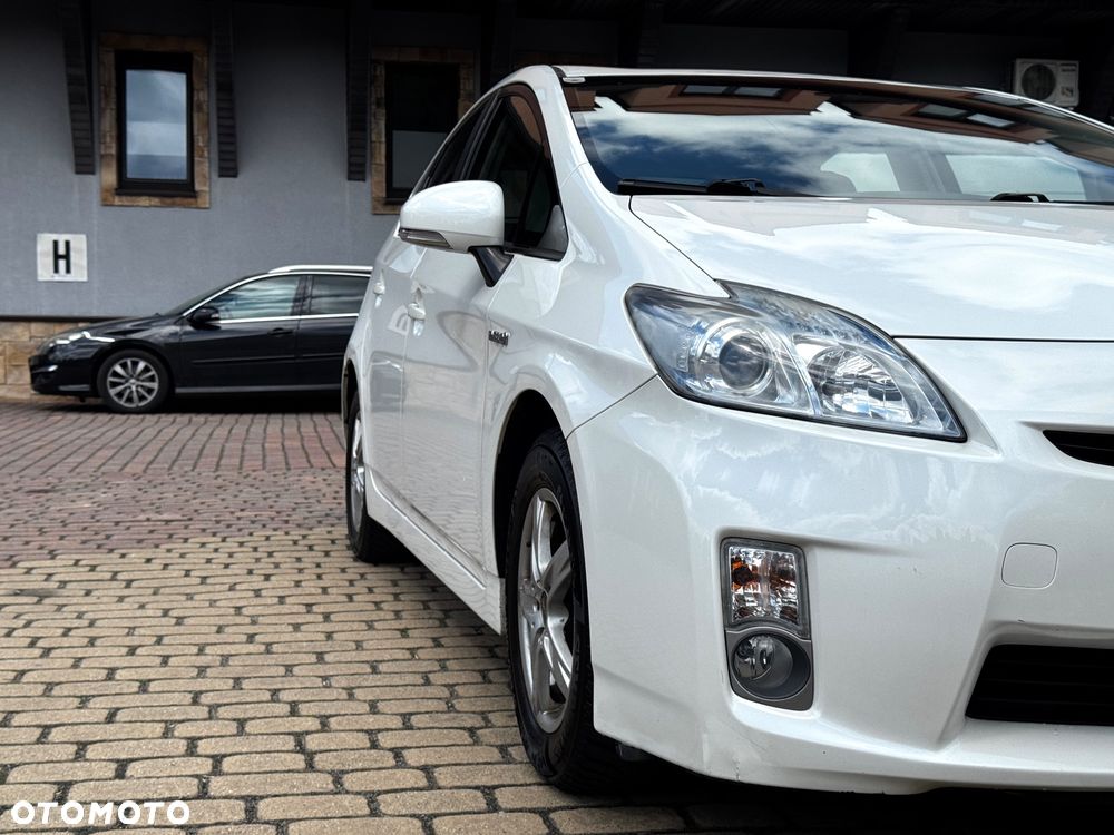 Toyota Prius 1.8 HSD Prestige - 36