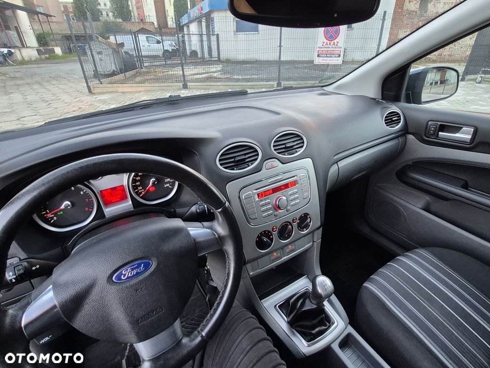 Ford Focus 1.6 16V Style - 27